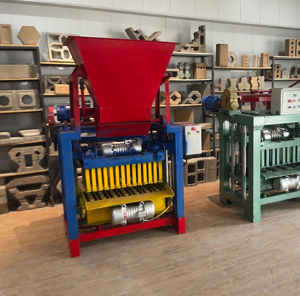Precautions for operating a cement brick machine